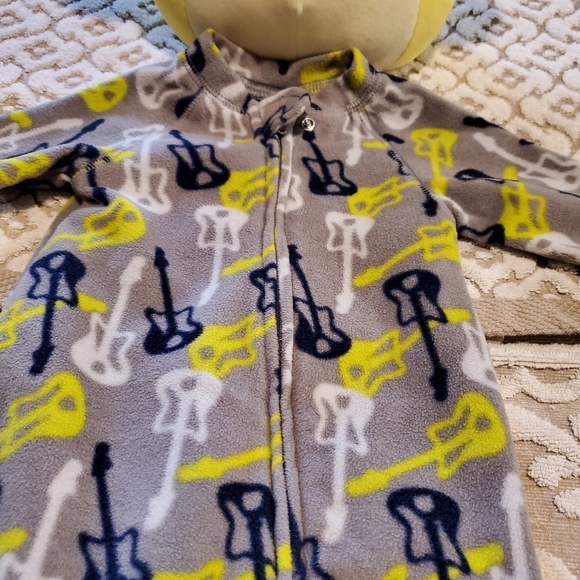 Emma & Jack guitar sleeper - Picture 3 of 6